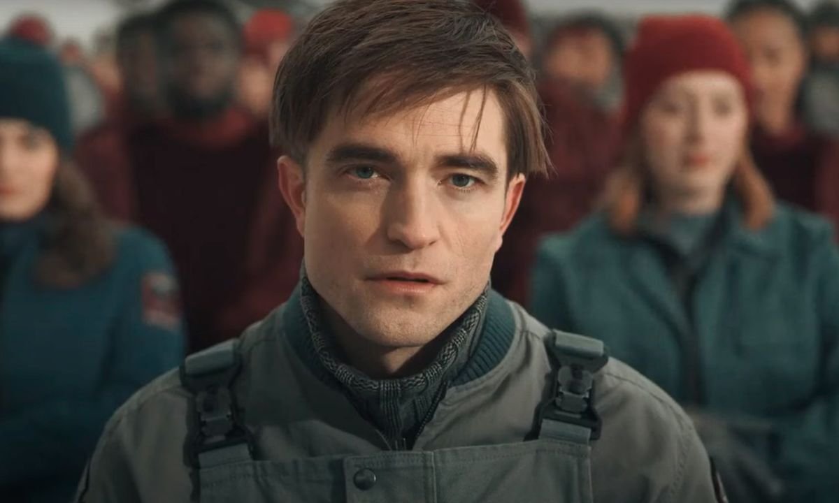 Robert Pattinson em Mickey 17